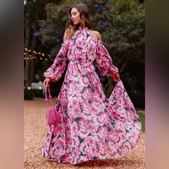 Petal & Pup Hilary Pleated Cold Shoulder Floral Maxi Dress - Picture 4 of 15
